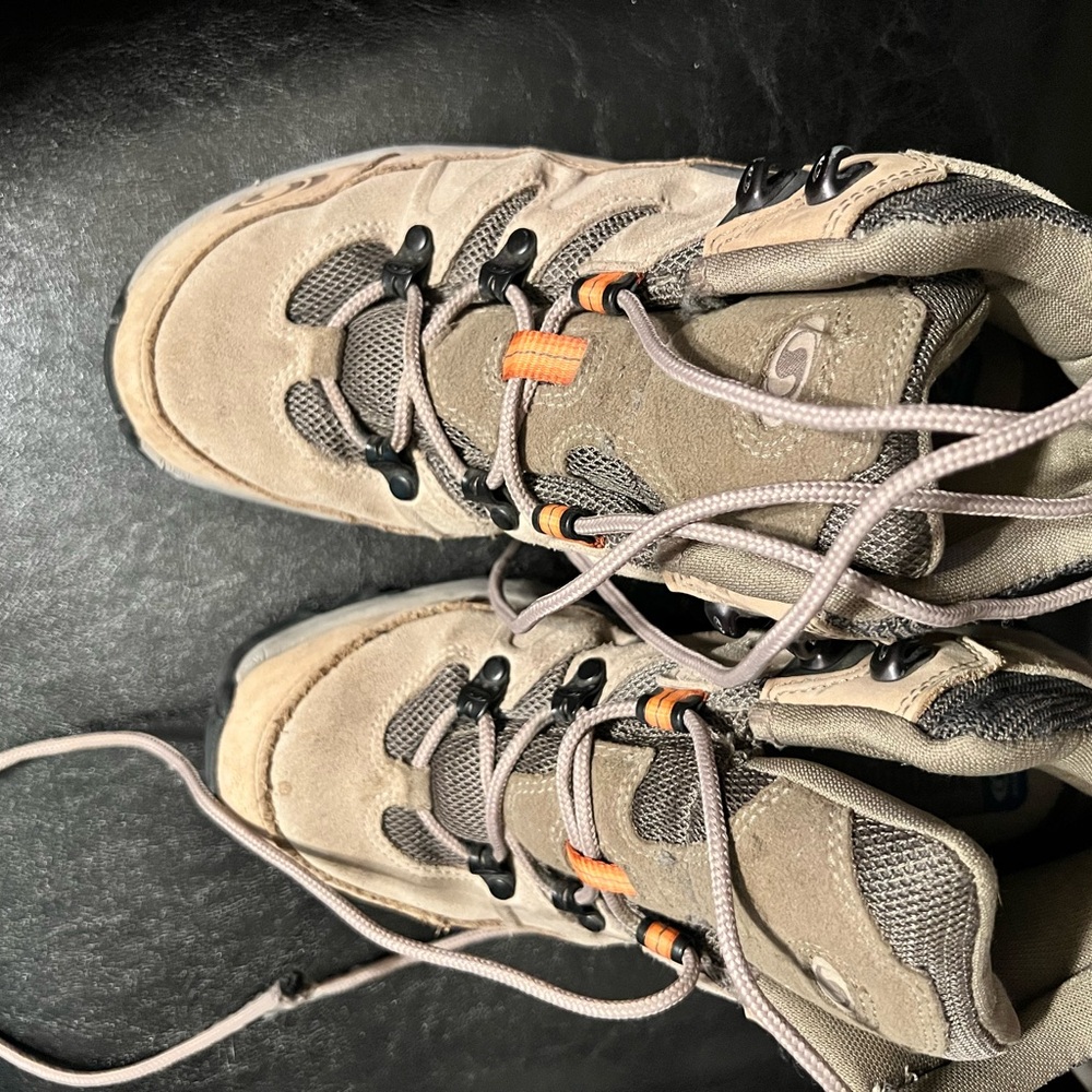 Solomon women’s boots